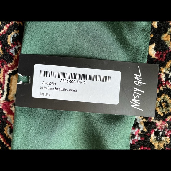 Satin halter jumpsuit - Picture 4 of 6